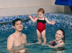 Челябинские дети с ДЦП смогут  бесплатно посещать занятия в детском центре плавания